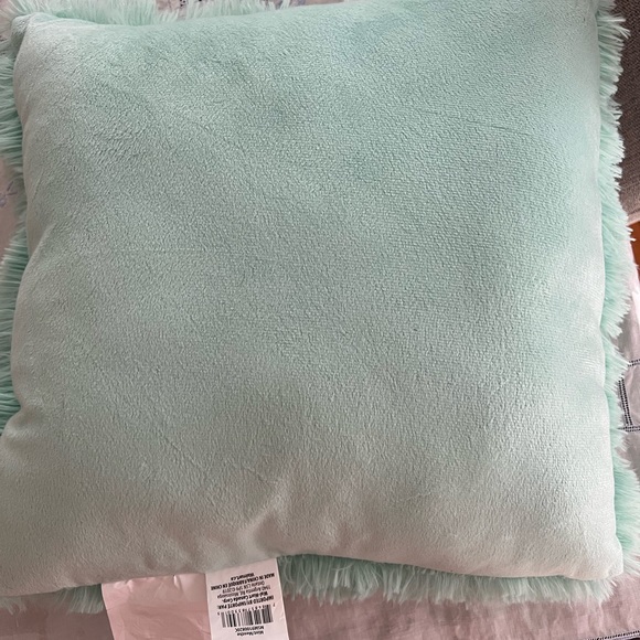 Mint pillow (shag style) - Picture 2 of 4